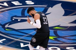 Kaiyun开云中国官网-频繁运作却不见起色 唐斯对狼队的耐心已所剩不多