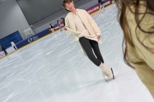 Kaiyun-张丹晒花样滑冰训练与带娃日常|冬奥会|拍摄_新浪新闻