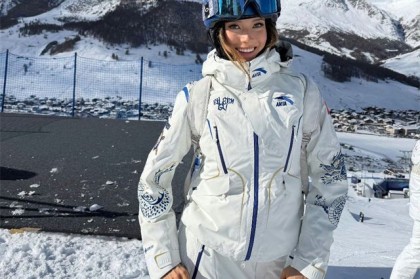 谷爱凌回应国籍争议！提到自己饮食习惯，晒过往成绩回击实力质疑|冬奥会|AC米兰|米兰冬奥会|北京冬奥会|中国代表团_新浪体育_新浪新闻