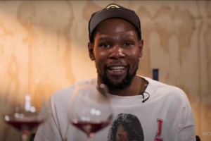 Kaiyun中国官网-夸梅-布朗：詹姆斯给KD喝的绝对是假酒 喝得他净说些屁话