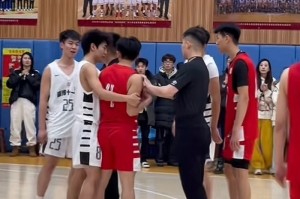 开云登录入口-高中篮球火爆冲突！球员赢球后挑衅对手 大量家长冲入球场 殴打学|淄博|潍坊|比赛|一中_新浪新闻