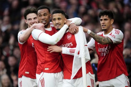 英超-萨利巴赛季首球 阿森纳2-1战胜10人切尔西